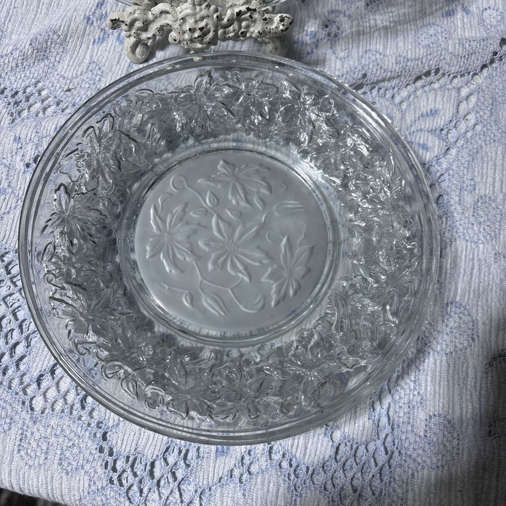 Princess House Fantasia Crystal Frosted Poinsettia Salad Dessert Plates 8" Set 4